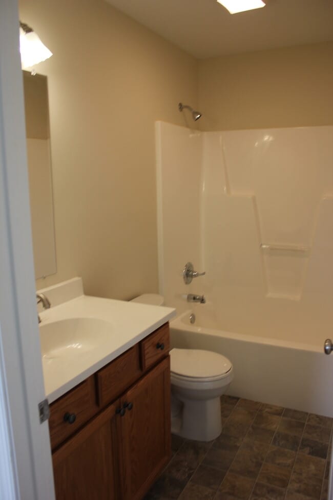 Building Photo - ****$500 OFF FIRST MONTHS RENT****3 Bedroo...