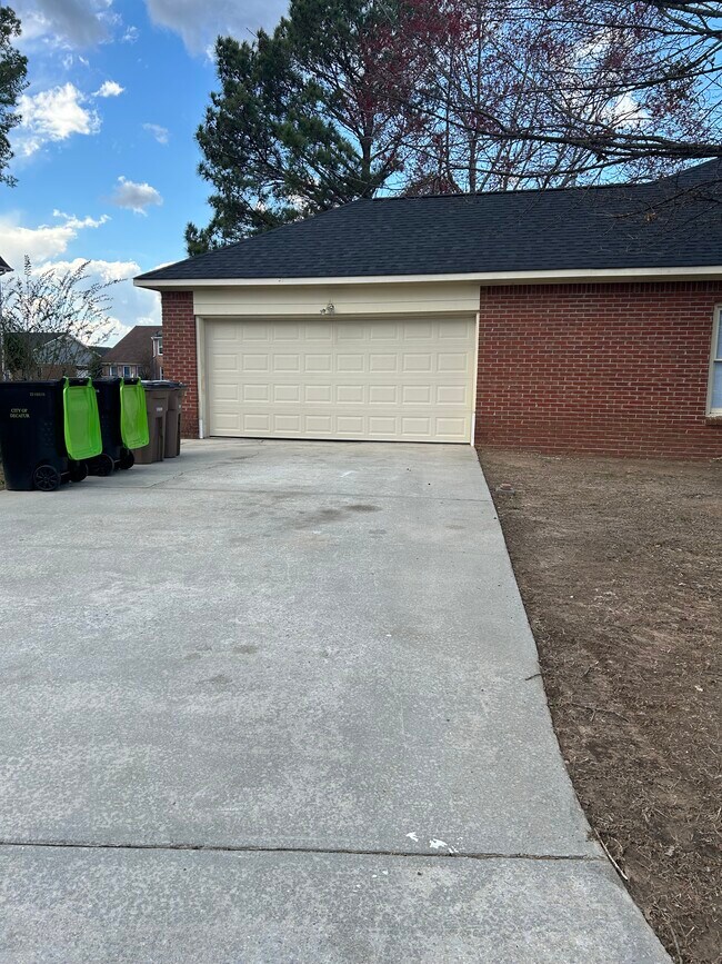 Foto del edificio - 1813 Kathy Lane Ct SW