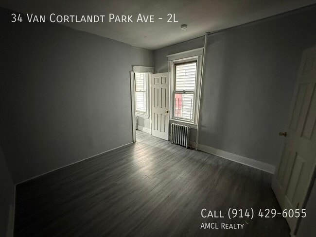 Building Photo - 34 Van Cortlandt Park Ave