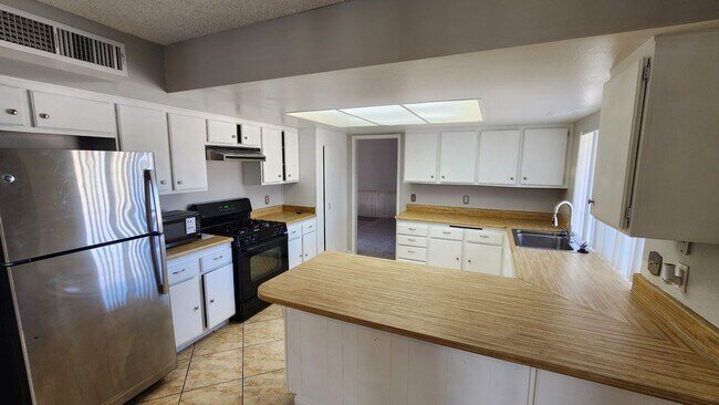 Foto del edificio - 389 Summer Creek Ct