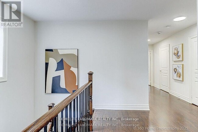 Building Photo - 16 Beechborough Cres