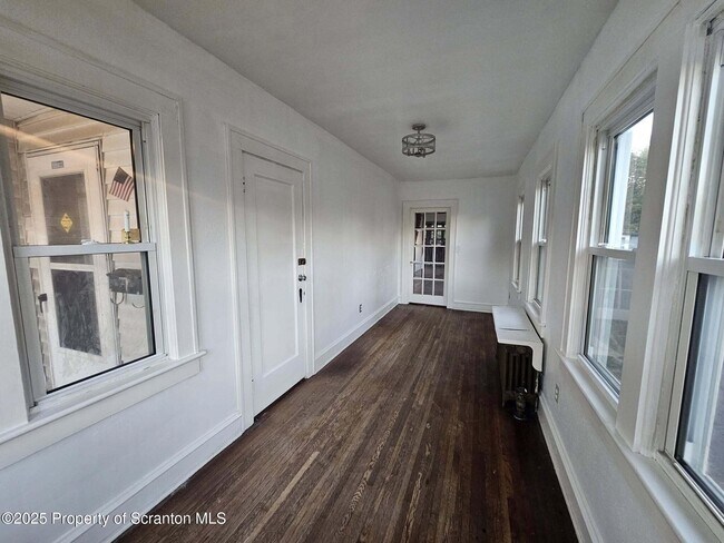 Foto del edificio - 423 E Lackawanna Ave