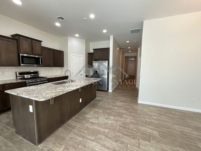 Building Photo - 10155 E Naranja Ave