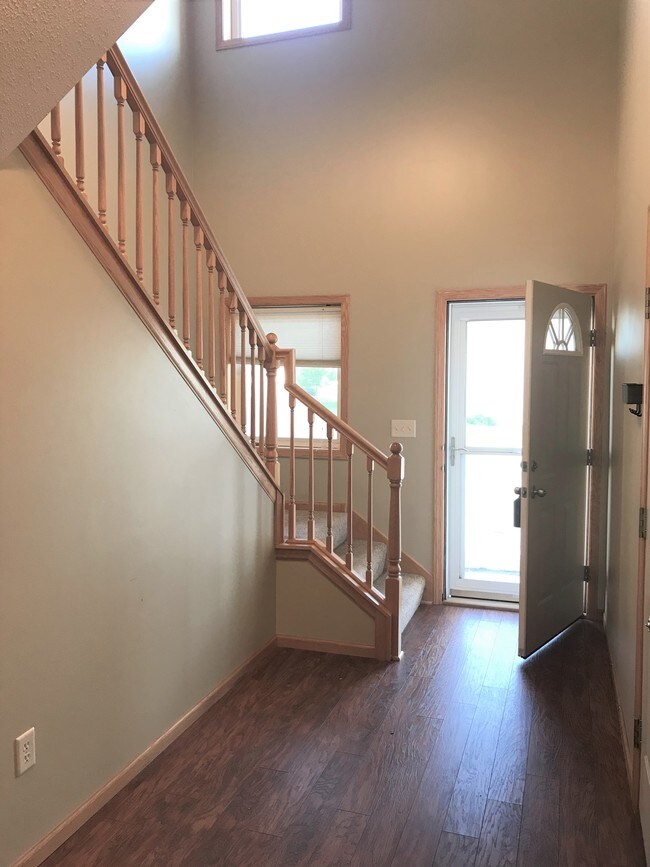 Building Photo - 2138 Willow Trl