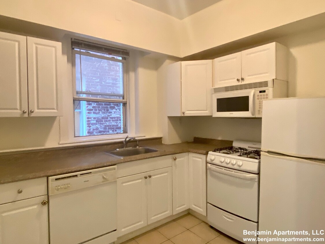Foto principal - 71 Brighton Ave
