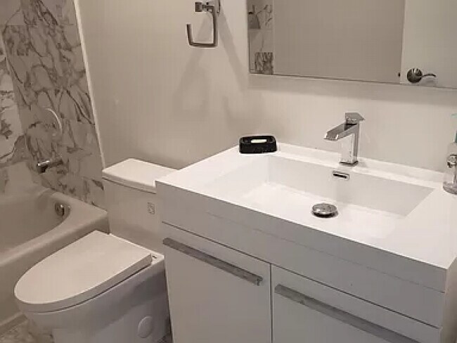 Foto del edificio - 9341 Collins Ave