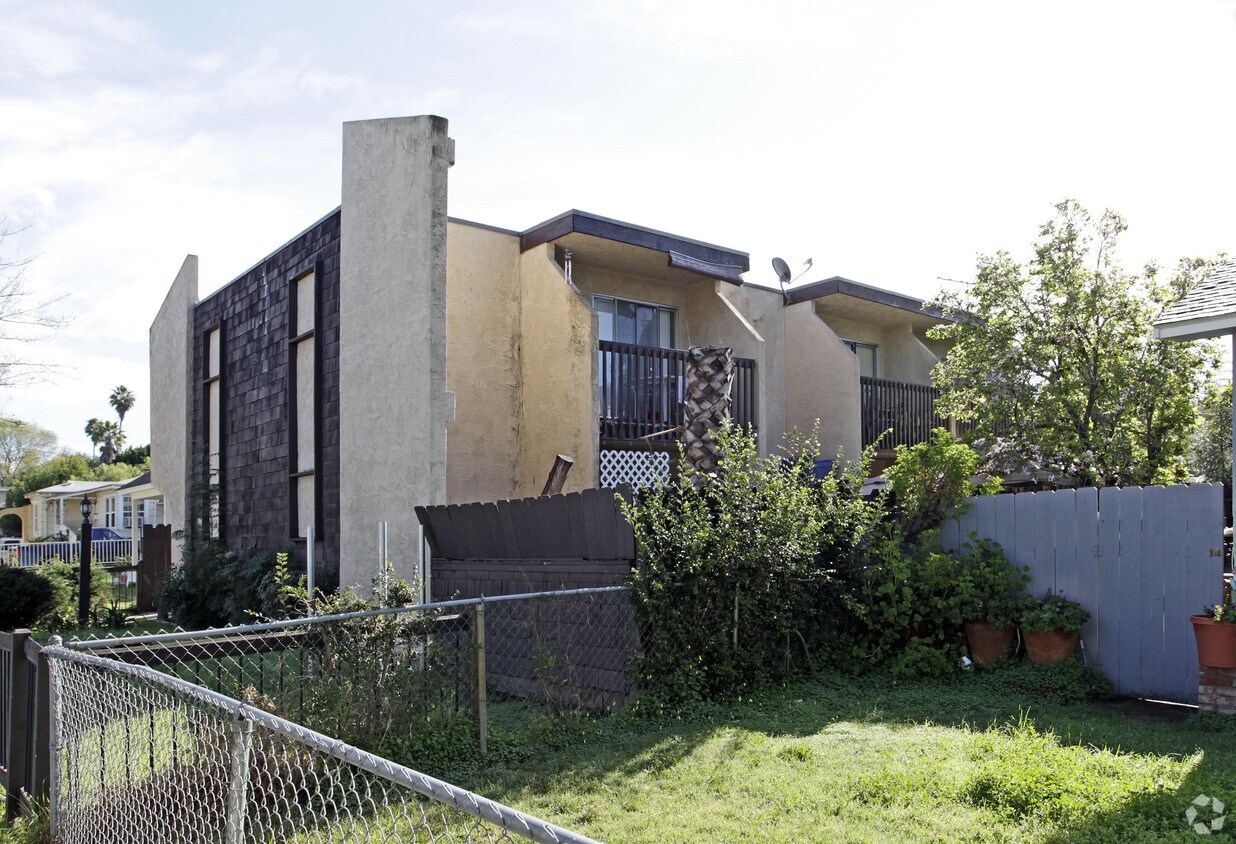 Building Photo - 119 W 5th Ave