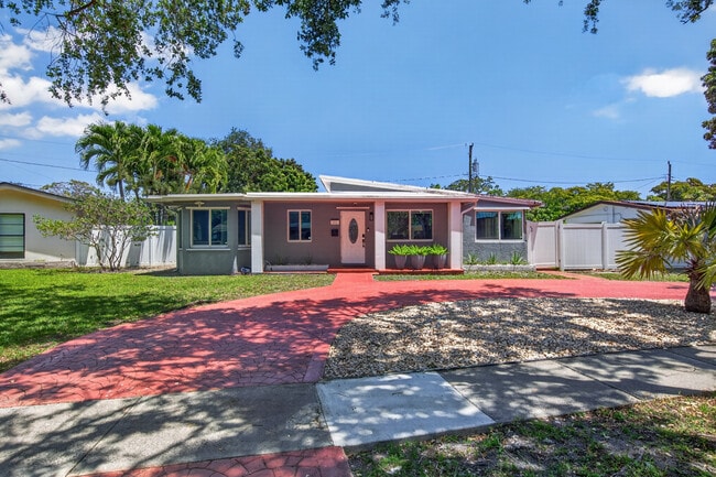 Photo - 211 S 57th Way House