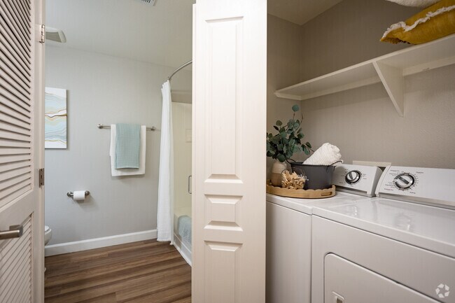 1HAB, 1BA - 798 ft² - The Meadows at Fountaingrove