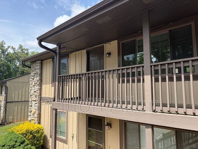 Foto del edificio - 28 Dawnwood Cir
