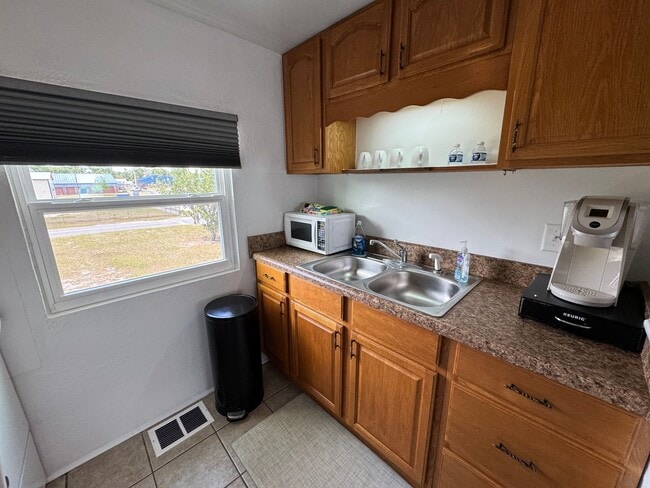 Foto del edificio - 1 Bedroom, 1 Bath Furnished Apartment in Branford
