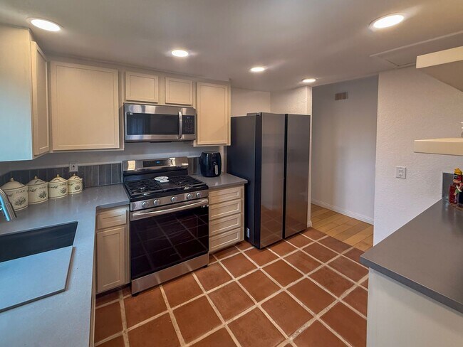 Foto del edificio - Welcome to your ideal rental in West Redla...