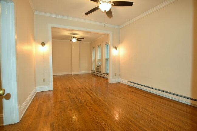 Building Photo - Greystone Court