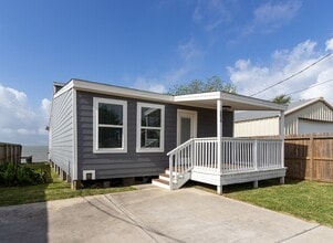 Building Photo - 2830 Bay Oaks Harbor Dr