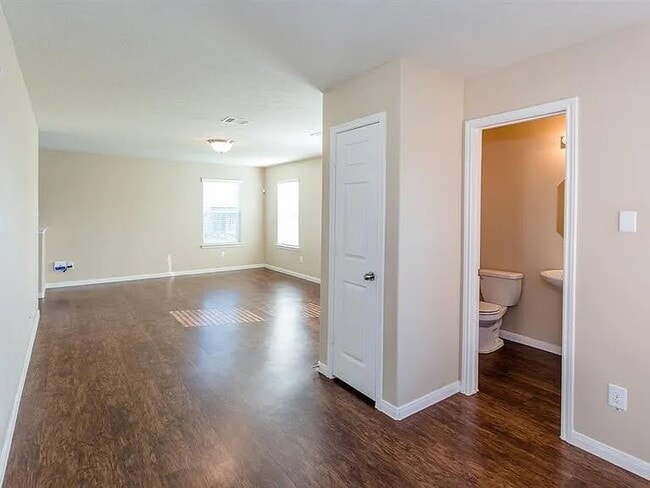 Building Photo - 6103 El Granate Dr