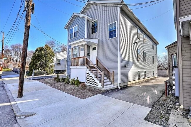 Building Photo - 119 Bowdoin St