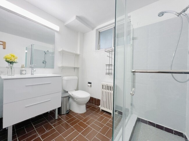 Building Photo - 1561 Wesbrook Cres