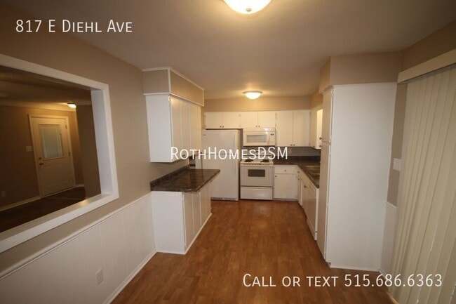 Building Photo - 817 E Diehl Ave