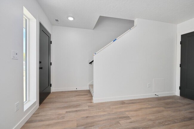 Foto del edificio - 557 W 620 N