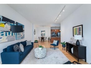 Building Photo - 215 7th St NE