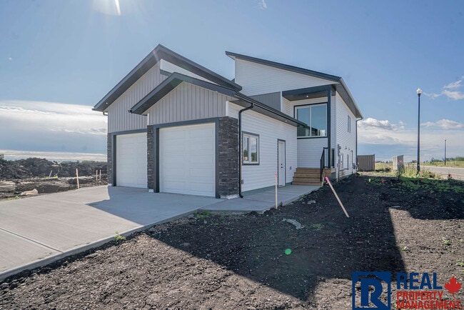 Building Photo - 9059 80 Ave