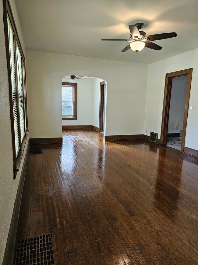 Foto del edificio - 220 W Garfield St