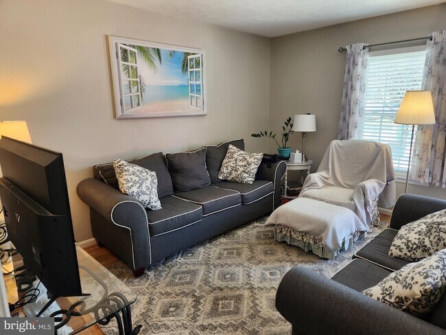 Foto del edificio - 6345 Piney Ridge Dr