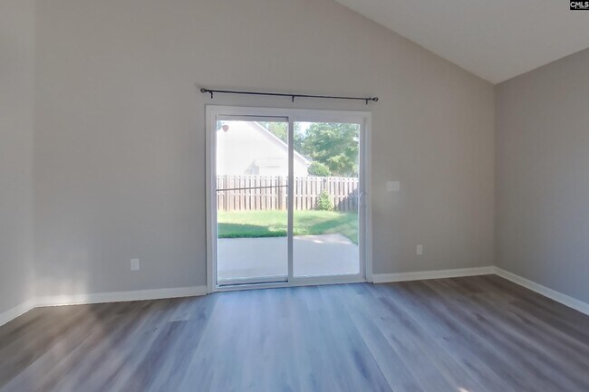 Building Photo - 819 Chablis Dr