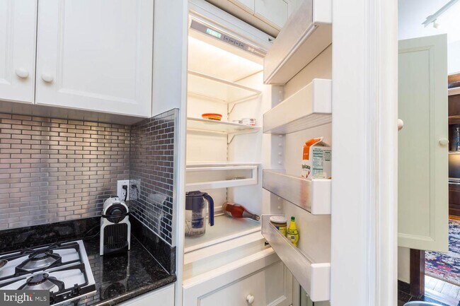 Foto del edificio - 237 S 18th St