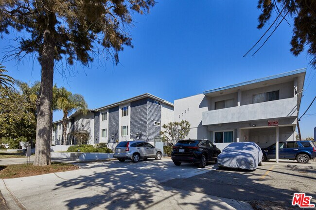 Foto del edificio - 3766 S Canfield Ave