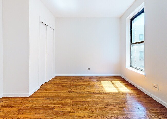 Building Photo - Don’t Miss Out on This Spacious 1 Bedroom ...