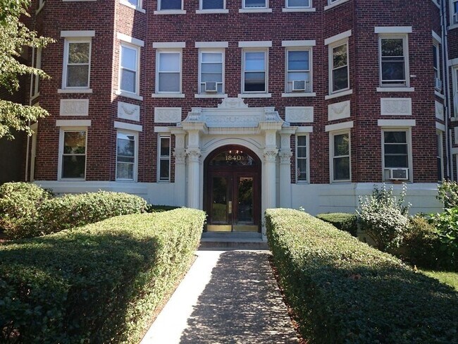 Foto del edificio - 1840 Commonwealth Ave