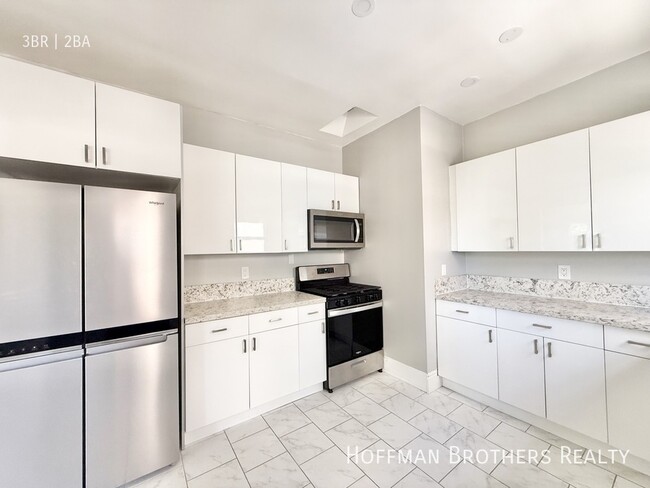 Building Photo - 321 S Reeves Dr