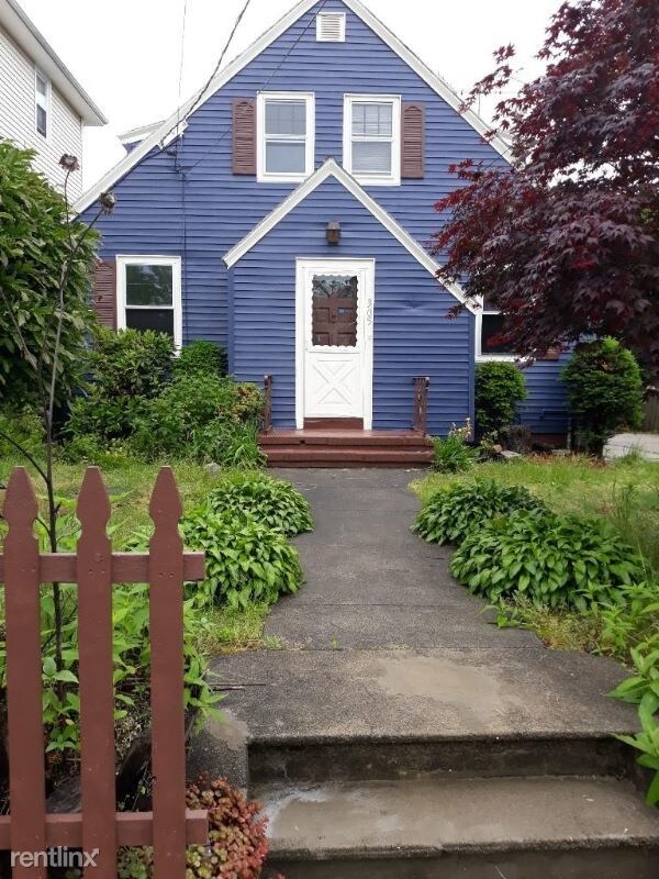 Foto del edificio - 5 br, 2 bath House - 305 Logee Street