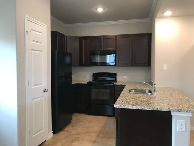 Foto del edificio - Townhome for rent