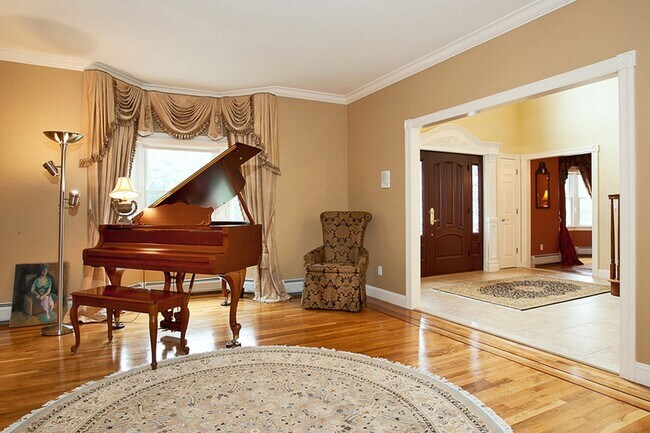Building Photo - 377 Ruckman Rd