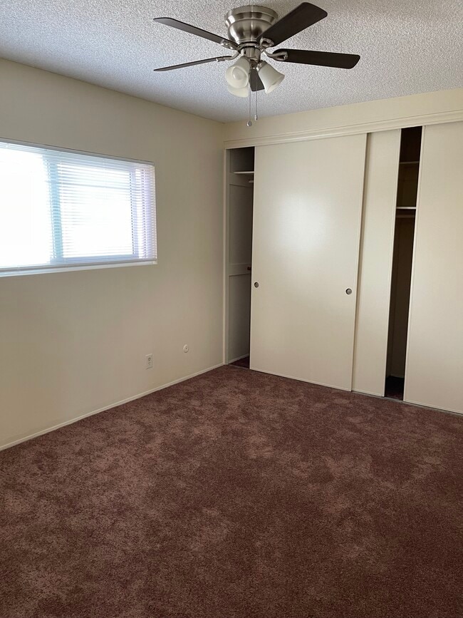 Building Photo - 4658 E Mountain View Dr