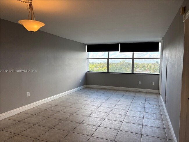 Building Photo - 1200 NE Miami Gardens Dr