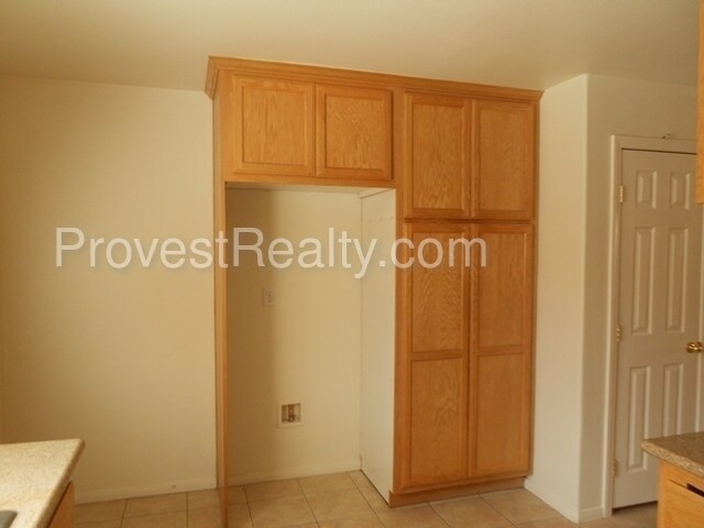 Building Photo - 16675 Zenda St