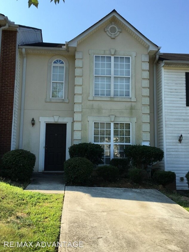 Primary Photo - 3 br, 2.5 bath House - 330 Saratoga Place