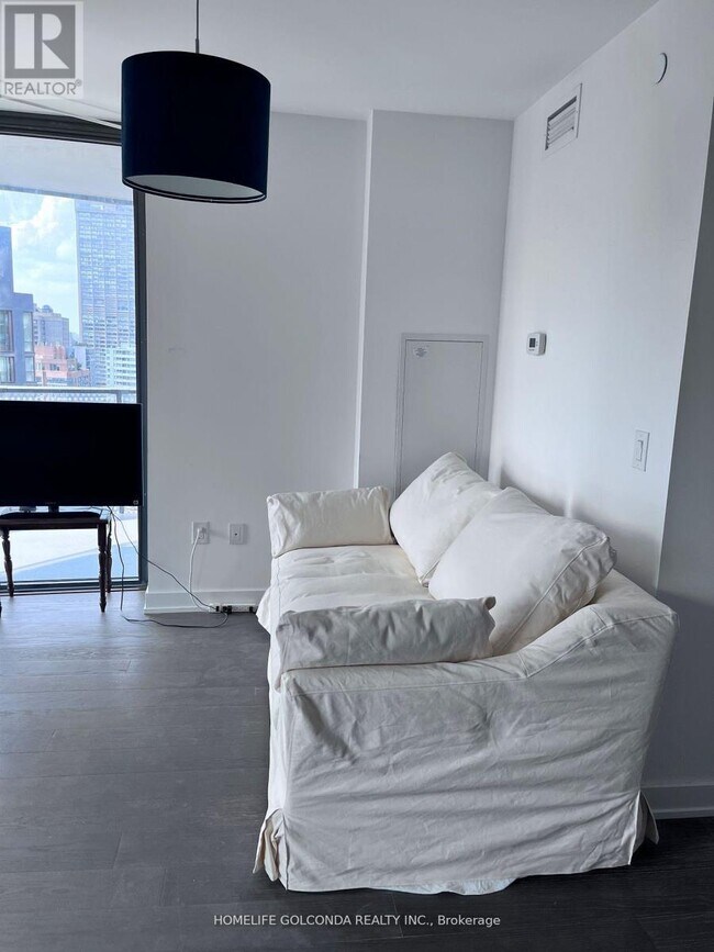 Building Photo - 11 Wellesley St W