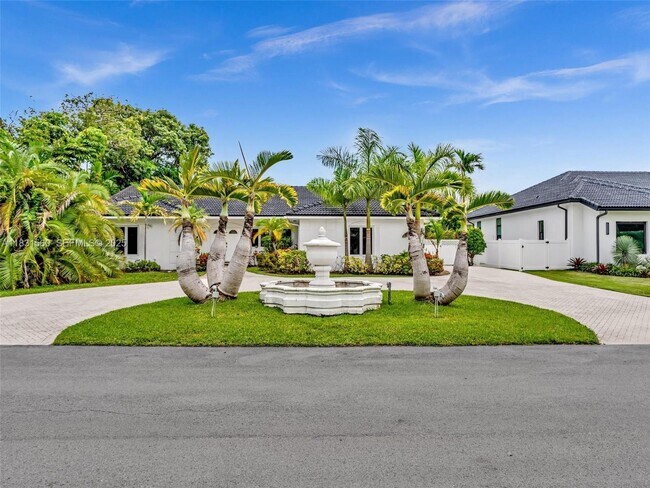 Building Photo - 413 Tamarind Dr