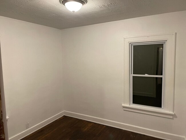 Building Photo - 1271 E 169th St