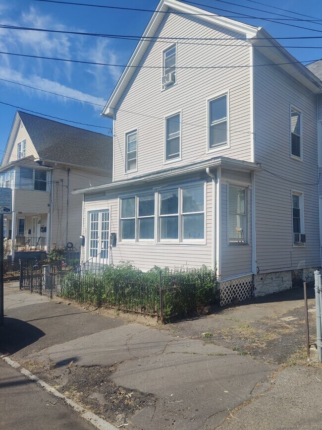 Foto del edificio - 322 Catherine St