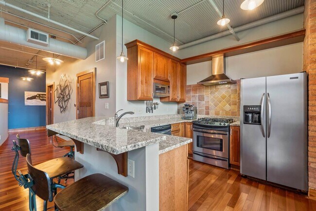 Kitchen - 1818 N Water St