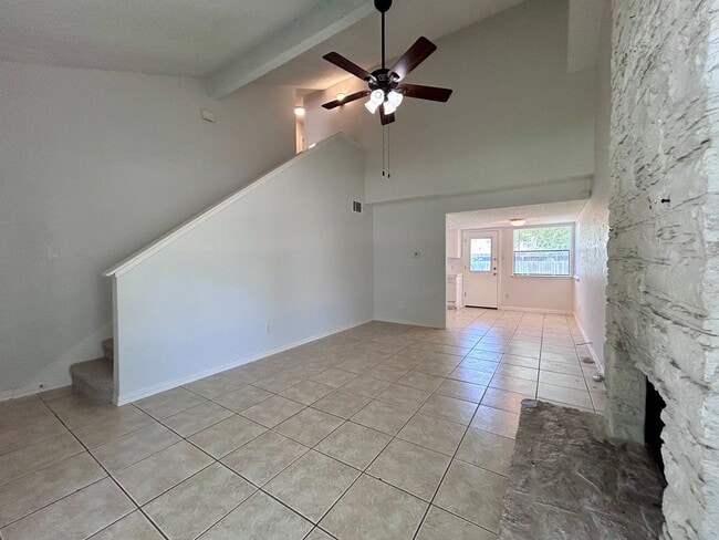Foto del edificio - 8800 CLEARBROOK TRL