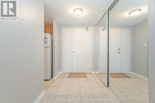 Building Photo - 6720 Glen Erin Dr