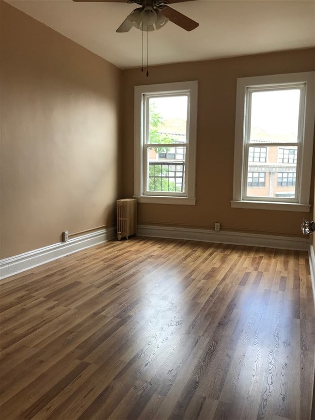 Building Photo - 156 Broadway