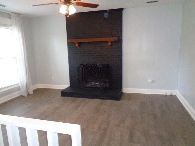 Foto del edificio - Nice! Updated House with Unfinished Basement-Ready for Move-In