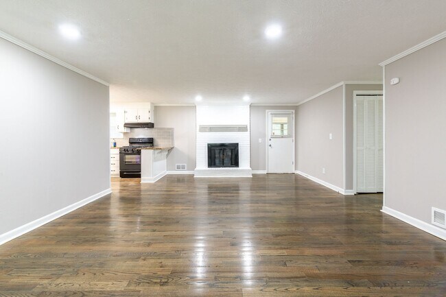 Foto del edificio - Move In Ready 3bd/2ba - Pool Paradise